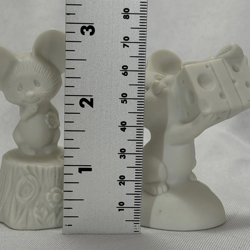 Vintage 1975 Hallmark Bisque Mouse Figurines Set of 2‎ Cottagecore Whimsical